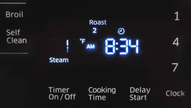Fırın ekranını kapat, titreşiyor, kontrol paneli yanıp sönüyor. Elektrik sorunu.