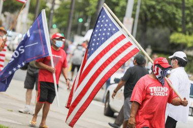 1 Mayıs 2020: Hawaii Rallisini Yeniden Açın, Coronavirus COVID-19 'un Hawaii Eyaleti Kongre Binası' nda kapanması sırasında işletmeleri yeniden açma protestoları