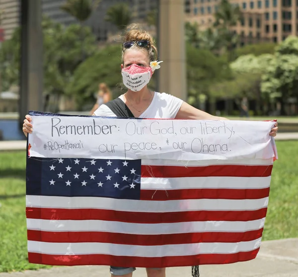 1 Mayıs 2020: Hawaii Rallisini Yeniden Açın, Coronavirus COVID-19 'un Hawaii Eyaleti Kongre Binası' nda kapanması sırasında işletmeleri yeniden açma protestoları