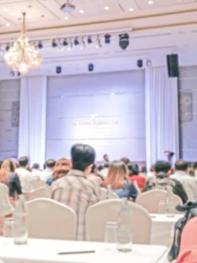 Konferans salonu veya seminer salonu soyut bulanık fotoğraf 