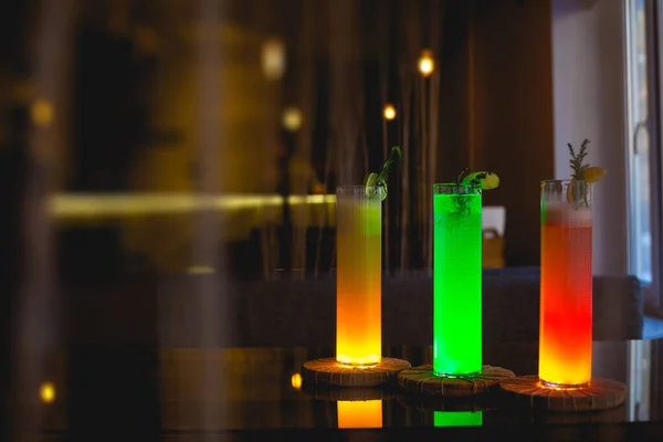 Cocktails Glass Glasses Backlight Nightclub Beautiful Glasses Drinks — Stock Photo, Image