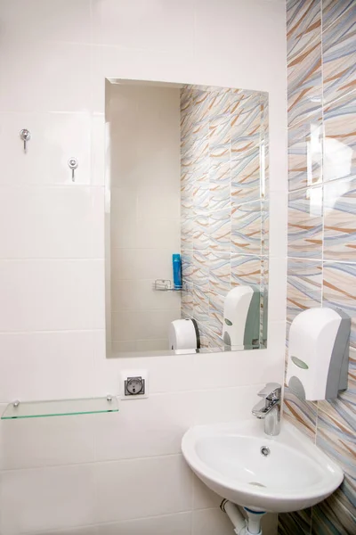 Cuarto Baño Acogedor Estilo Europeo Clásico — Foto de Stock