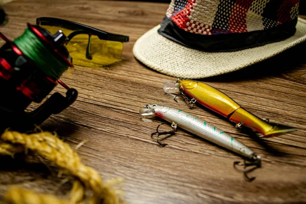 Fishing Tackle Een Houten Achtergrond — Stockfoto