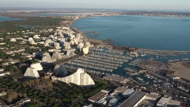 Drone Aereo Vista Globale Grande Motte Edifici Marina Mediterranea Tramonto — Video Stock