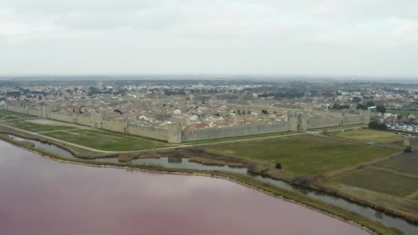 Aerial View Aigues Mortes Walled City France Camargue Cloudy Afternoon — 비디오