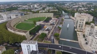 Montpellier 'in Antigone Mahallesi Hava Aracı Nehir Lez Bulutlu Gün Fransa