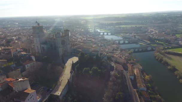 Amazing Aerial Drone View Beziers Cathedral River Orb Train Crossing — Stock Video