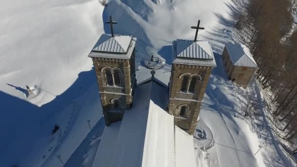 Close Flight Sanctuary Salette France Snowy Landscape Drone Shot — 图库视频影像