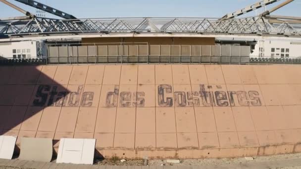 Objevování Fotbalového Hřiště Stadionu Des Costires Nmes France Gard Letecké — Stock video