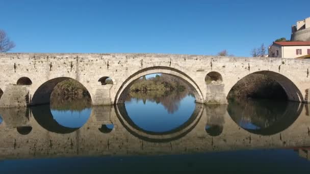 Volare Attraverso Arco Pont Vieux Orb Fiume Beziers Vecchio Ponte — Video Stock