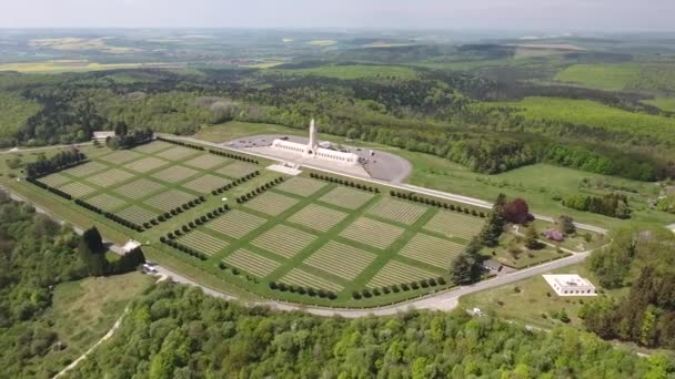 Полный Вид Douaumont Ossuary Drone Day Ww1 Memorial — стоковое видео