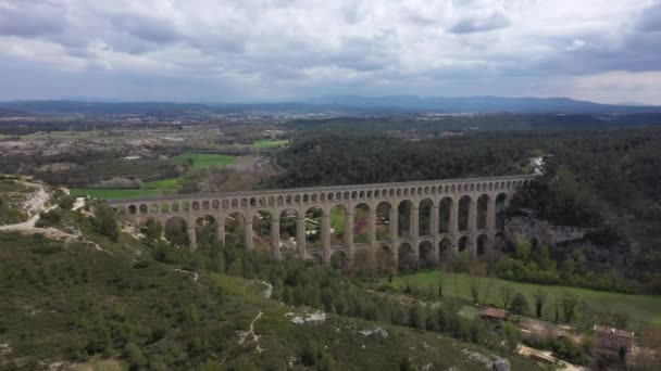 Acueducto Piedra Más Grande Del Mundo Izquierda Derecha Aéreo Roquefavour — Vídeo de stock