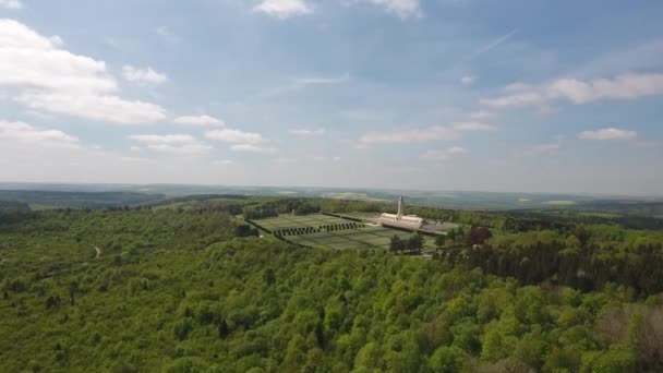 Memorial Douaumont Osario Vista Del Dron Desde Distancia — Vídeo de stock