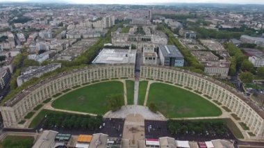 İHA hava manzaralı yarı dairesel mimari Fransa montpellier