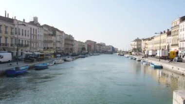 St. City Herault Occitanie Kanalı Kraliyet evleri bölgesi.