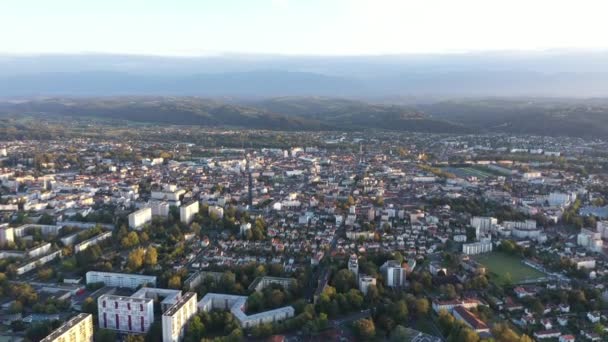 Pau Luchtfoto Frankrijk Met Pyreneeën Bergen Achtergrond Zonsondergang — Stockvideo
