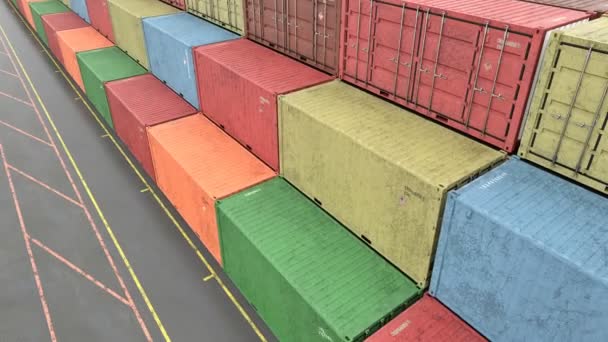 High Angle View Van Gestapelde Cargo Shipping Containers Transporthaven — Stockvideo