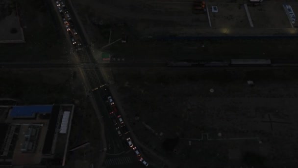 Luchtfoto Van Een Drone Tijdens Nacht Van Een Trein Die — Stockvideo