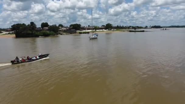 Seguindo Uma Canoa Rio Mana Guiana Santo Laurent Maroni Drone — Vídeo de Stock