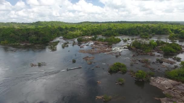 Μηχανοκίνητο Κανό Που Φθάνει Rapids Saut Maripa Γαλλική Guiana Brazil — Αρχείο Βίντεο