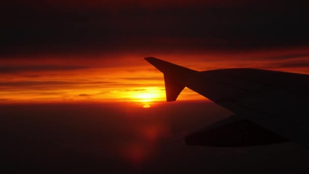 Fenster Sicht Des Sonnenaufgangs Einem Flugzeug Sehen Flügel Flugzeug Bunte — Stockvideo