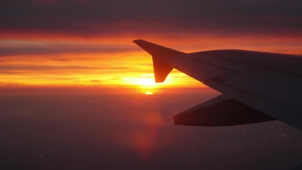 Fensterblick Auf Den Sonnenaufgang Einem Flugzeug Mit Flügelflugzeug Paris — Stockvideo