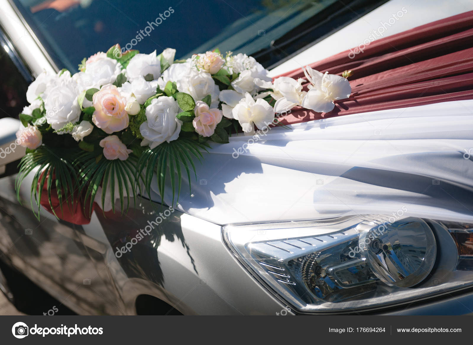 Decoración de boda de flores en coche