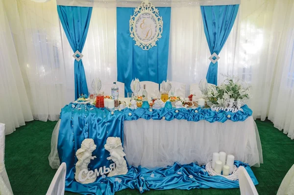 Lüks Zarif Düğün Resepsiyon Masası Düzenlemesi Çiçek Süsü — Stok fotoğraf