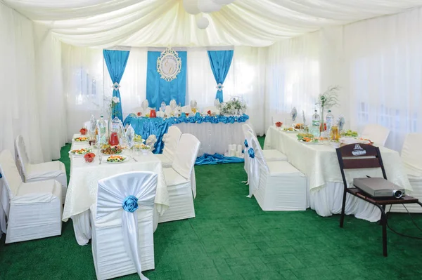 Kemewahan Pernikahan Yang Elegan Pengaturan Meja Penerimaan Pusat Bunga — Stok Foto