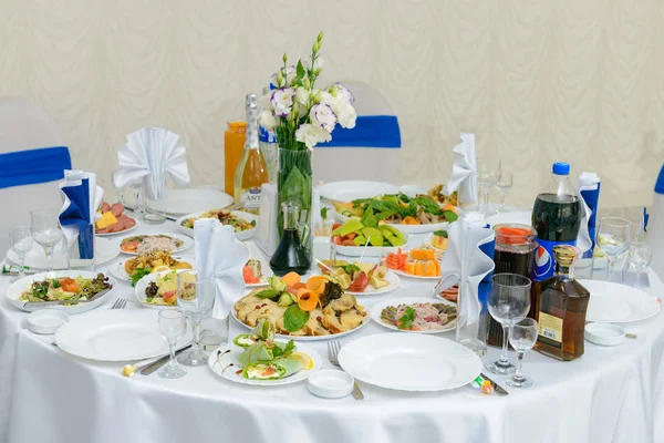 geleneksel büfesi lezzetli yemek çeşitleri ile 