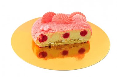 Beyaz arka plan üzerinde izole tatlı kek. Restoran Menü için lüks tatlılar.