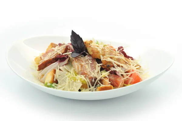 Frischer Kaisersalat Mit Kirschtomaten Und Croutons Weißer Schüssel — Stockfoto
