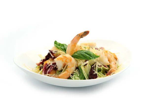 Gesunder Salat Mit Garnelen Mit Mischgemüse Auf Weißem Teller Diätkonzept — Stockfoto