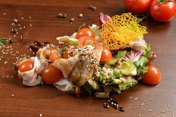 Close Caesar Salad Bowl Healthy Salad Bowl Tomatoes Beacon Wooden — Stock Photo, Image