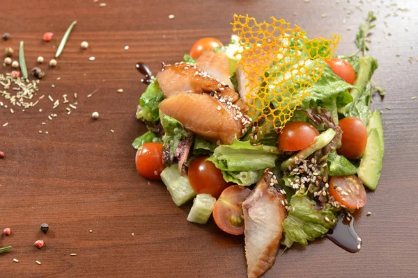 Close Caesar Salad Bowl Healthy Salad Bowl Tomatoes Beacon Wooden — Stock Photo, Image