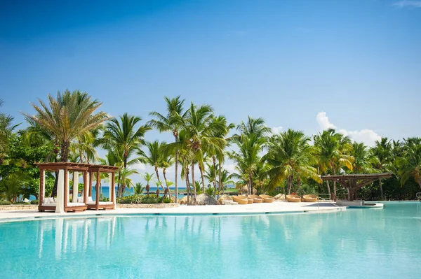 Utomhuspool Pool Med Lyxhotell Pool Lyx Resort Nära Havet Tropiska — Stockfoto