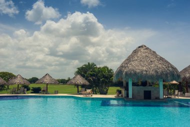  Yazın güzel, modern bir villa