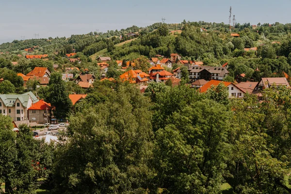 Вид Повітря Місто Зеленому Високогір — стокове фото