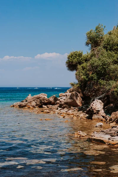 Spiaggia Tranquilla Con Isola Dorata Sabbia Tramonto Mare Con Acqua — Foto Stock