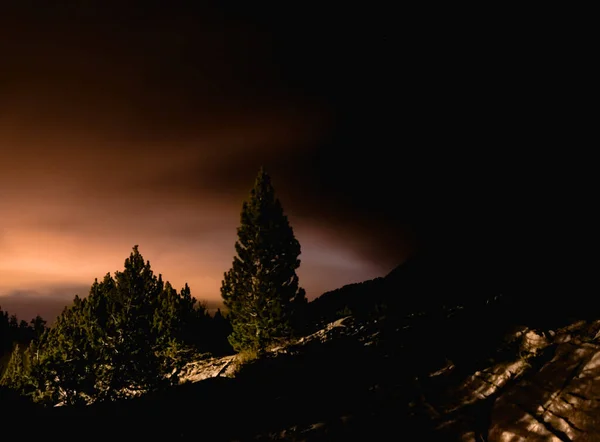 Landschap Van Een Bergmeer Bij Zonsondergang — Stockfoto