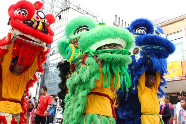 Barongsai veya Ejderha Dansı