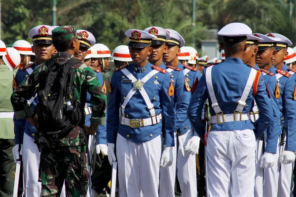 Indonesiano militare esercito cadetti briefing — Foto Stock