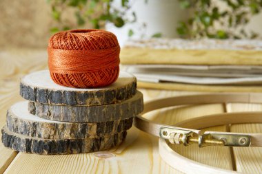 Topları pamuk konuları turuncu ve bej