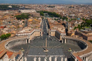 Roma'daki Aziz Petrus Meydanı