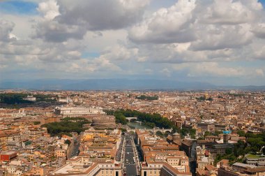 Cityscape Roma manzarası ve köprü ile