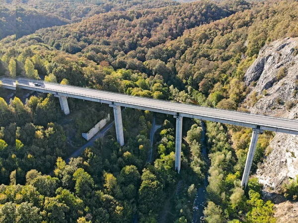 Criado Pela Câmera Dji Uma Ponte Automóvel Pilares Altos Através — Fotografia de Stock