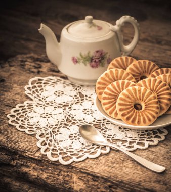 kurabiye plaka ve çay