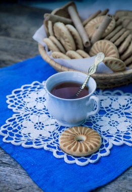 kurabiye plaka ve çay