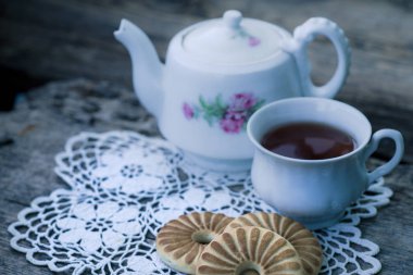 kurabiye plaka ve çay