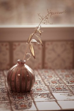 Mozaik karolar üzerinde yuvarlak Seramik vazolar 